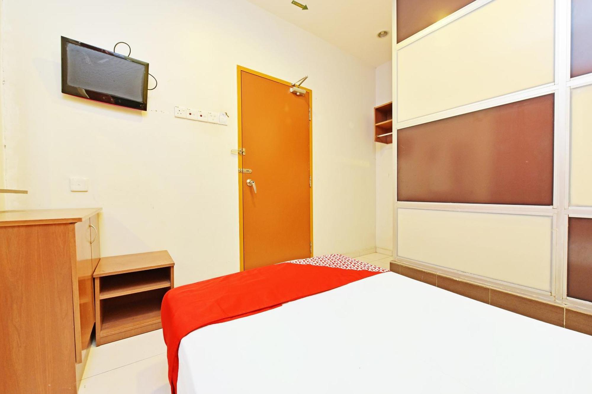 Oyo 582 Hotel Walk Inn Kampong Pasir Puteh  Eksteriør billede