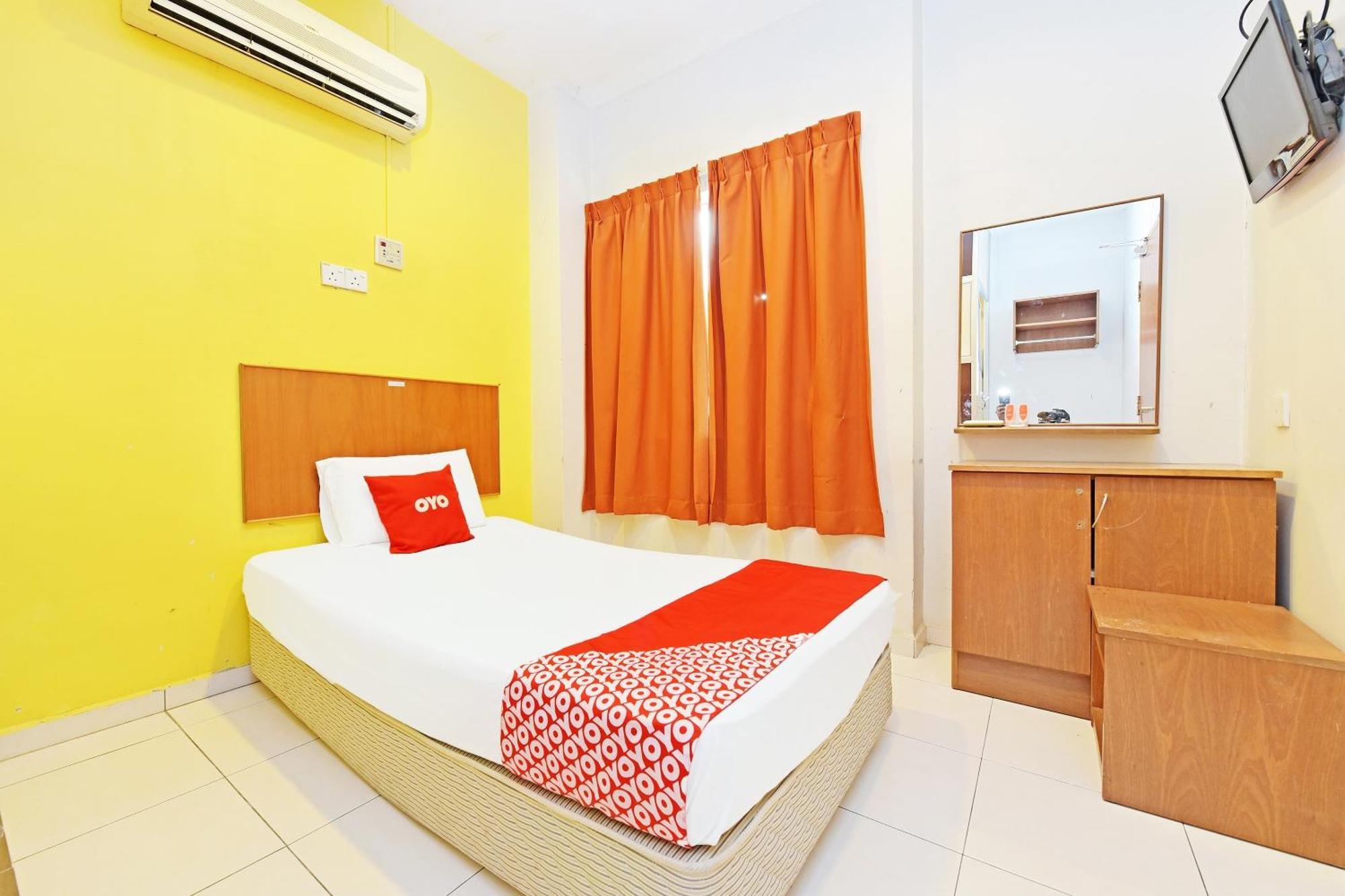 Oyo 582 Hotel Walk Inn Kampong Pasir Puteh  Eksteriør billede