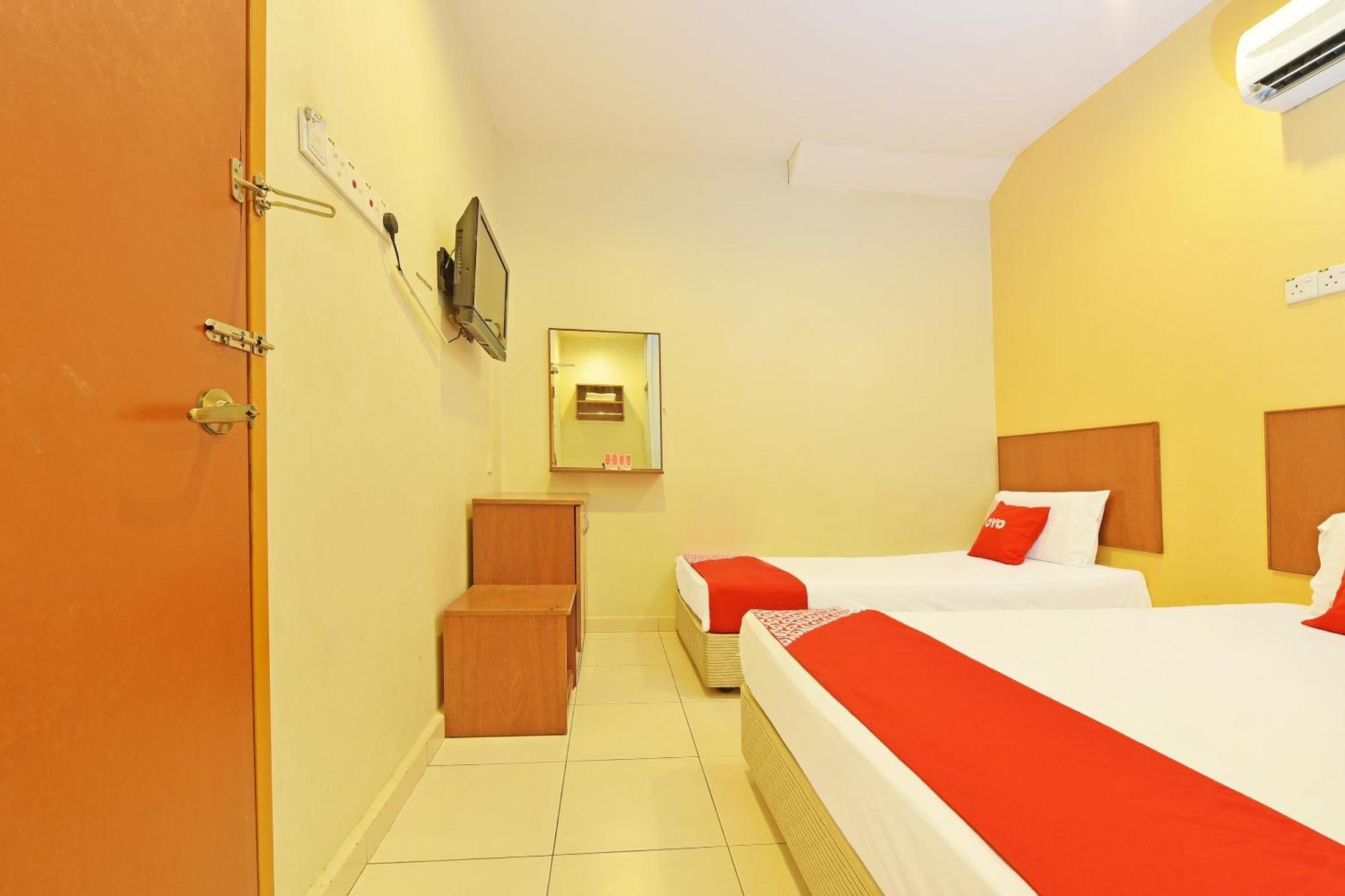 Oyo 582 Hotel Walk Inn Kampong Pasir Puteh  Eksteriør billede