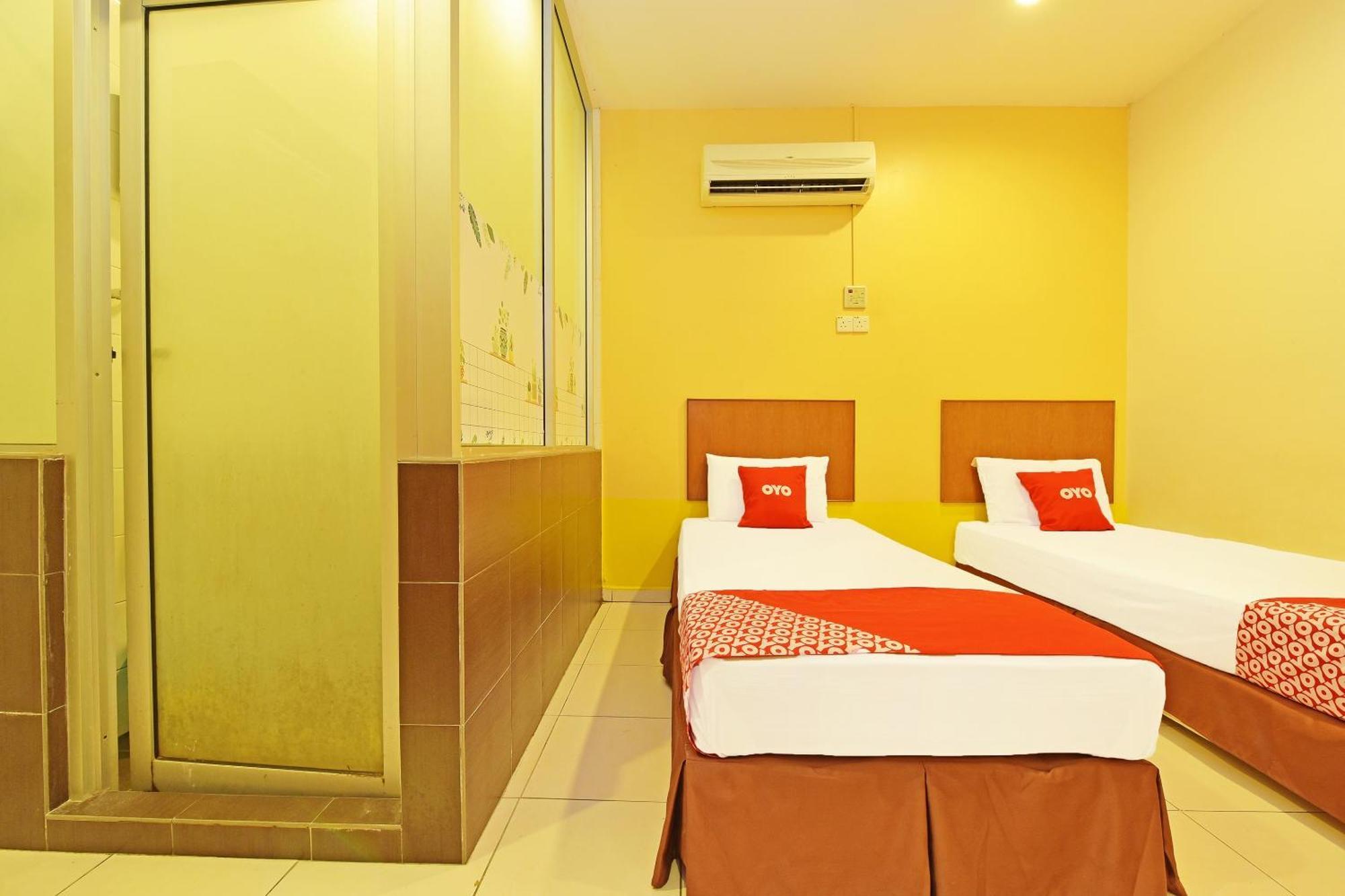 Oyo 582 Hotel Walk Inn Kampong Pasir Puteh  Eksteriør billede