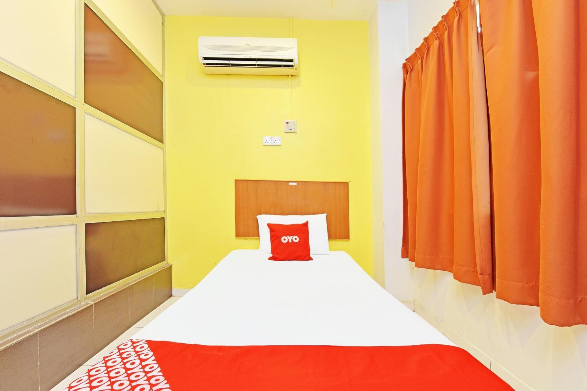 Oyo 582 Hotel Walk Inn Kampong Pasir Puteh  Eksteriør billede